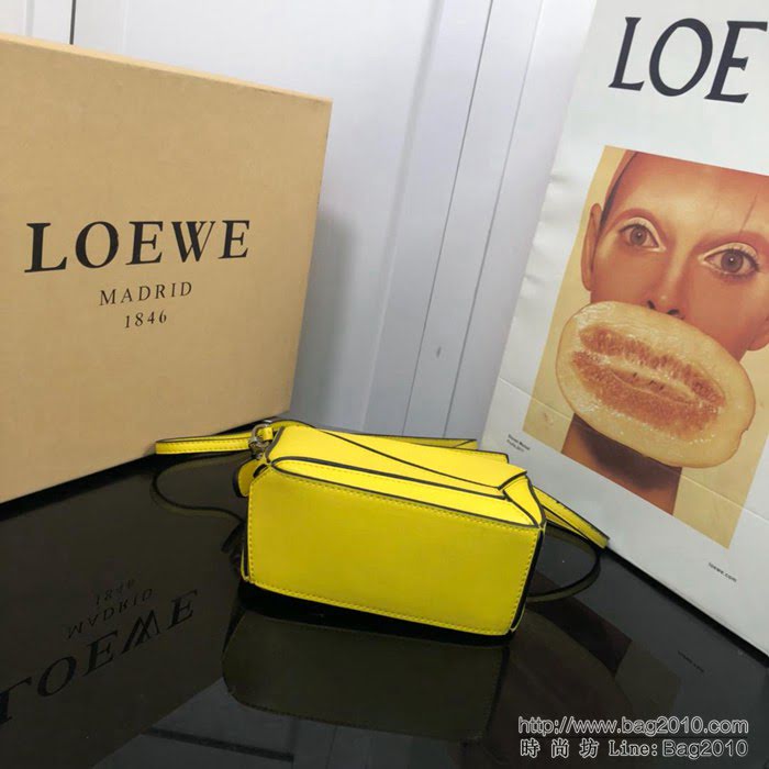 LOEWE羅意威 聖誕明星款 進口小牛皮 mini puzzle手提肩背包 86手提肩背斜挎包68  jdl1207